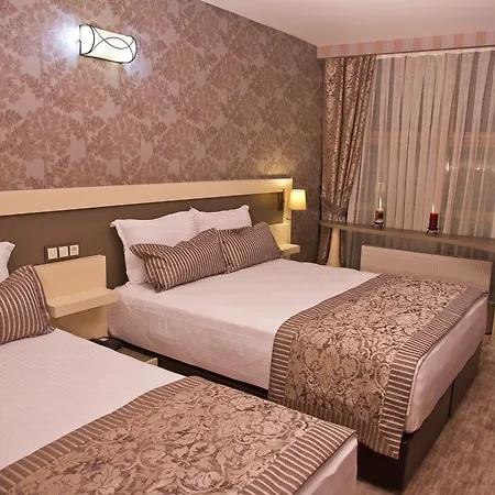 Hotel Karaca *